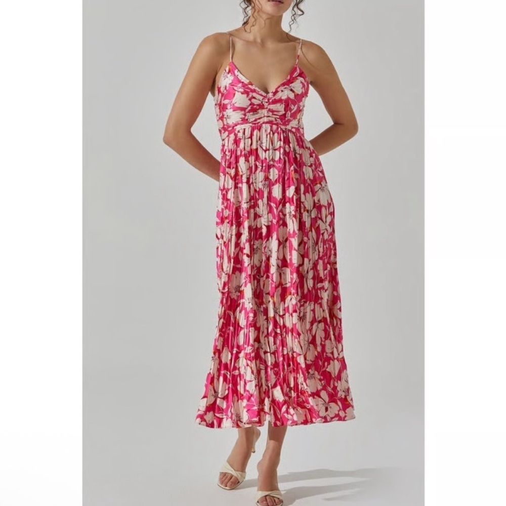 NEW ASTR The Label Maeve Printed Pleated Midi Dress Pink Floral Small S